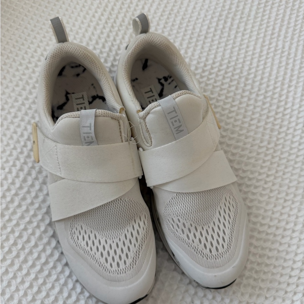 TI:EM Women's Athletic Shoes - White